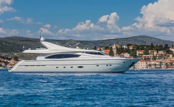 yacht hire dubai