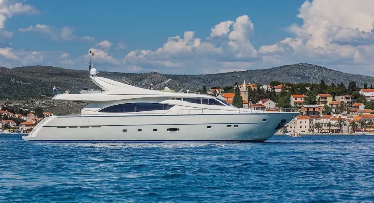 yacht hire dubai